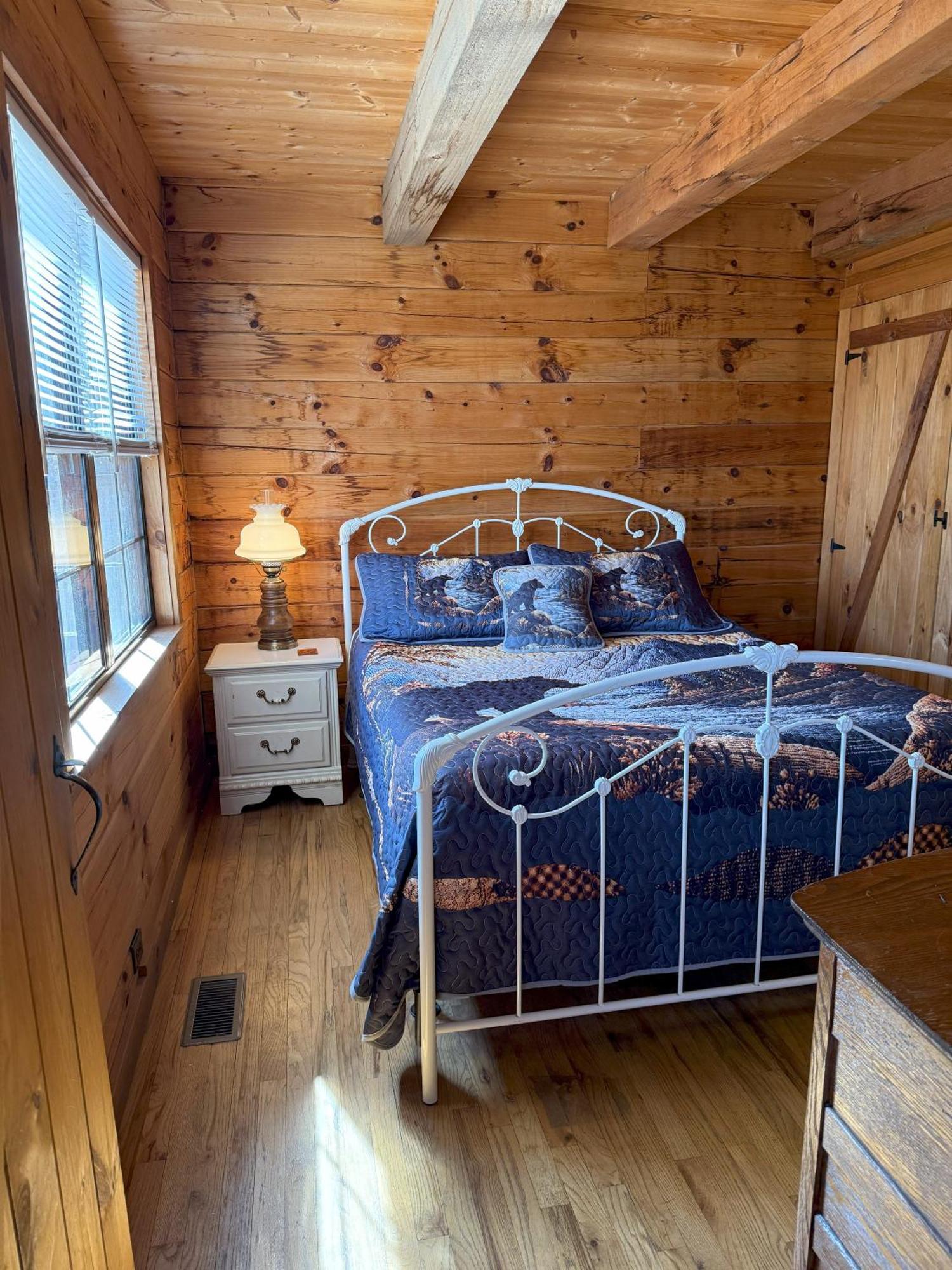 Cozy Bear Cabin-Stunning Mountain View, Dogs Welcome With Pet Rate Мегги-Вэлли Экстерьер фото
